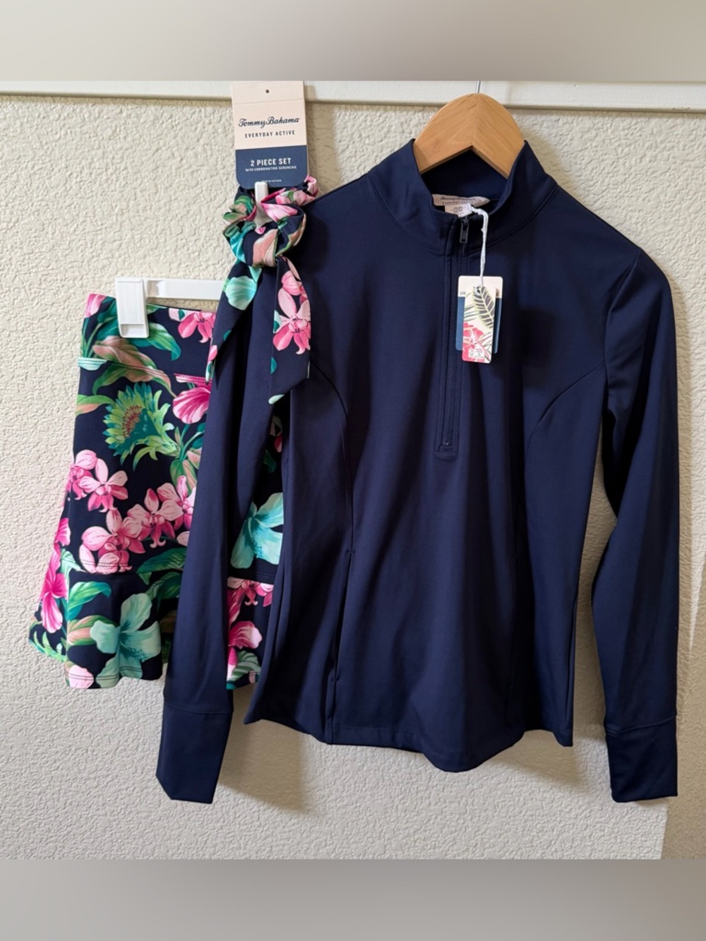 Tommy Bahama XS Active Set Long Sleeve 1/2 Zip/Skort/Scrunchie Set UPF 50